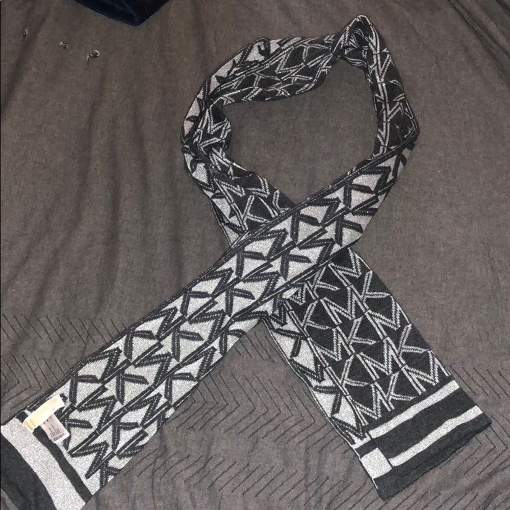 Michael Kors scarf